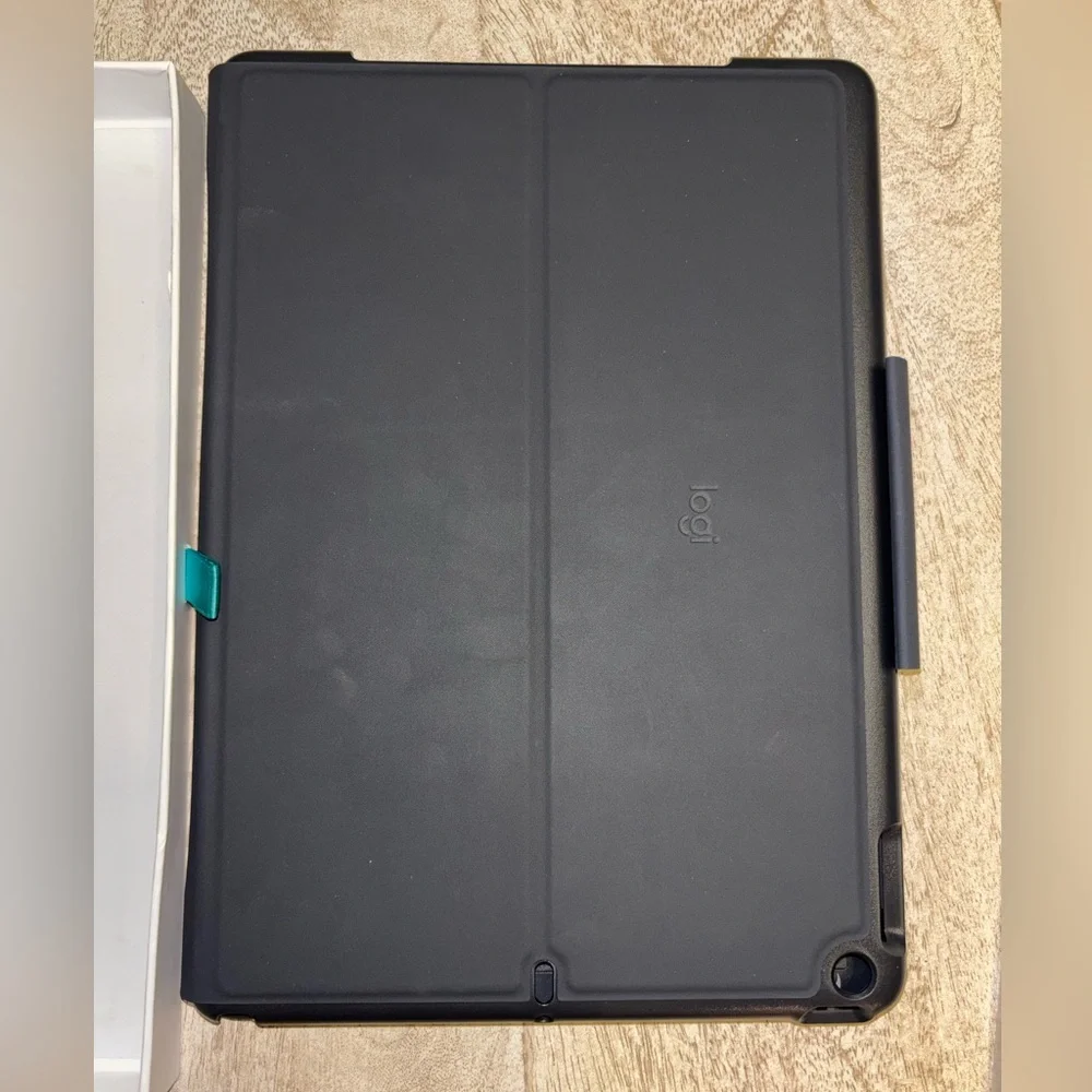 iPad tablet cover case with keyboard